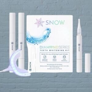 SNOW Teeth Whitening Kit Diamond Series NEW Sealed Led Light Oral Care Exp 03/27